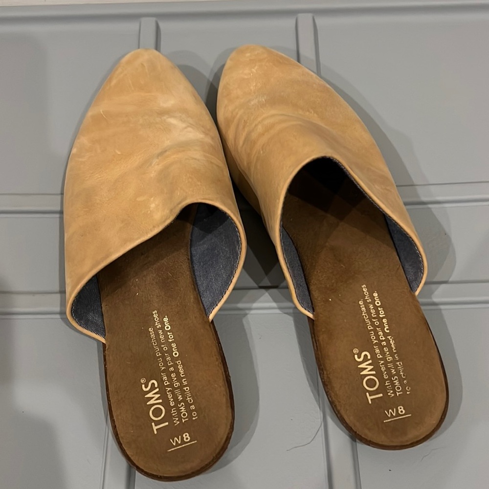 COPY - TOMS Tan Leather Flats/Mules